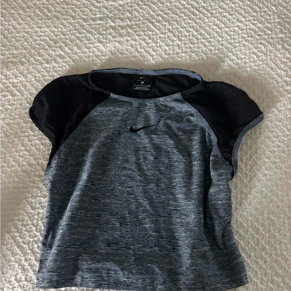 Nike Women’s Gray/Blue and Black Sports Top
